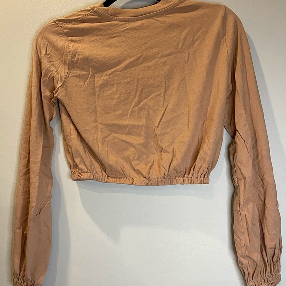 Aritzia cropped long sleeve - Picture 2 of 2